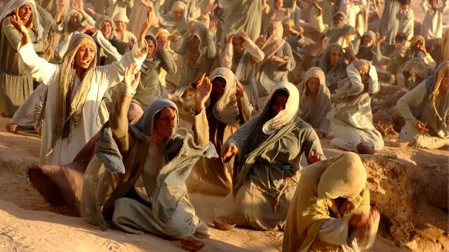 تعدادی از عوامل فیلم محمد رسول‌الله از جمله طراح لباس آن از سینماگران شناخته‌شده در سطح بین‌المللی هستند