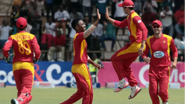 میزبان ٹیم کے چبابا تین وکٹوں کے ساتھ سب سے کامیاب بولر رہے