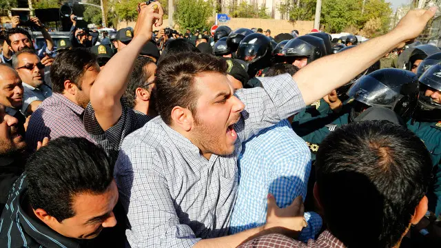 ဆန္ဒပြသူတွေကို အီရန် သမ္မတ ဟာဆန် ရိုဟာနီ က ဝေဖန် ရှုံ့ချ လို