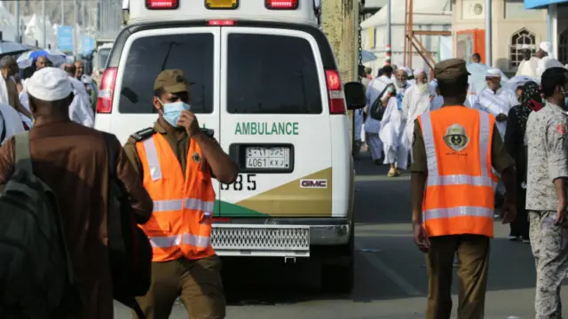نائجیریا، انڈونیشیا، بھارت اور پاکستانی حکام کے مطابق منیٰ کے ہلاک شدگان کی تعداد ایک ہزار سے زیادہ ہے