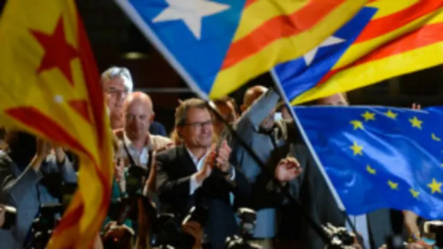 La plataforma Junts pel Sí (Juntos por el Sí), liderada por el partido Convergencia que lidera Mas, obtuvo 62 escaños.