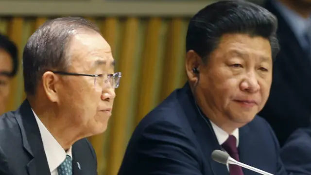 习近平在联合国总部主持全球妇女峰会。