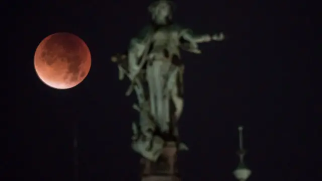 супермісяць