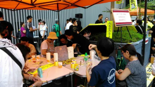 9月28日是香港“占中”抗议行动一周年, 当地多个团体在金钟政府总部外举行纪念集会