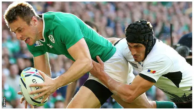 د لوبې د لومړۍ نیمې تر پایه د ټامي بویي او کیت ایرلز د پاینټونو په مټ ایرلنډ ۱۸-۳ مخکې شو.