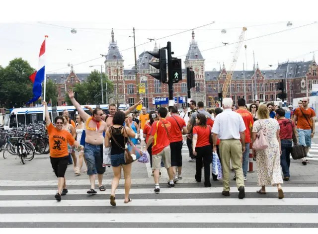 Площадь перед центральным вокзалом Амстердама