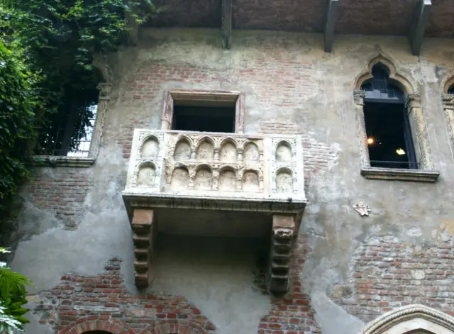 "Балкон Джульетты" в Вероне