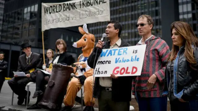 Protestas contra proyectos mineros en El Salvador