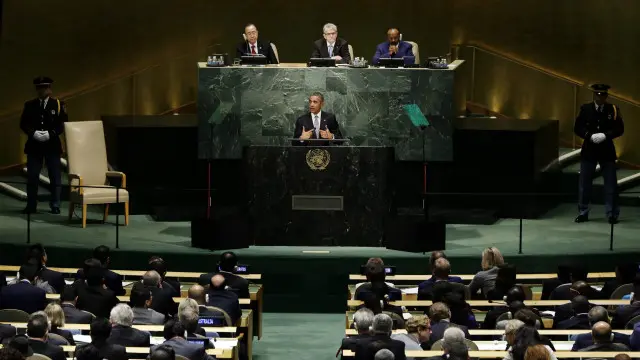 ကုလသမဂ္ဂရဲ့ အကြိမ် ၇၀ မြောက် အထွေထွေ ညီလာခံမှာ အိုဘားမား မိန့်ခွန်းပြောစဉ်။