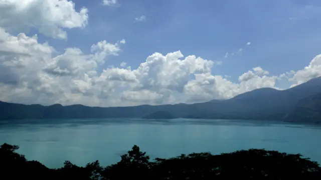 Lago en El Salvador