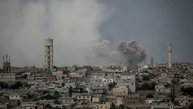 څارونکي وايي پر مهين او سداد د وسلوالو بريدونو کې لږترلږه ۵۰ حکومتي سرتېرو ته مرګ ژوبله اړولې ده