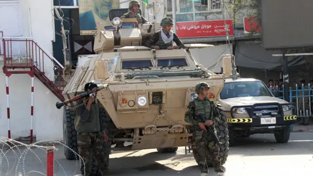 قندوز پر قبضے کے لیے جاری لڑائی میں افغان سکیورٹی فورسز تیار۔ 