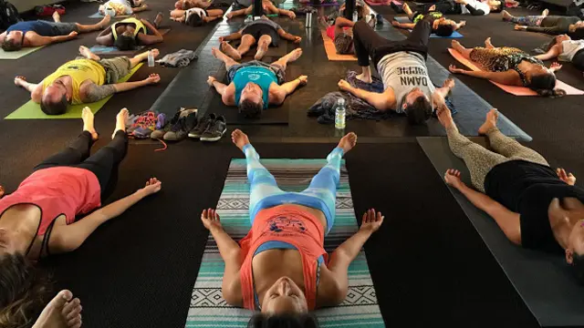 Занятия йогой