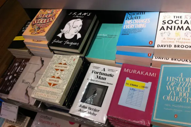 В книжном магазине в Лондоне