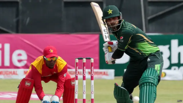 پاکستان نے ٹاس جیت کر پہلے بیٹنگ کا فیصلہ کیا تو پاکستانی بیٹنگ کا ٹاپ آرڈر ایک بار پھر ناکام رہا 