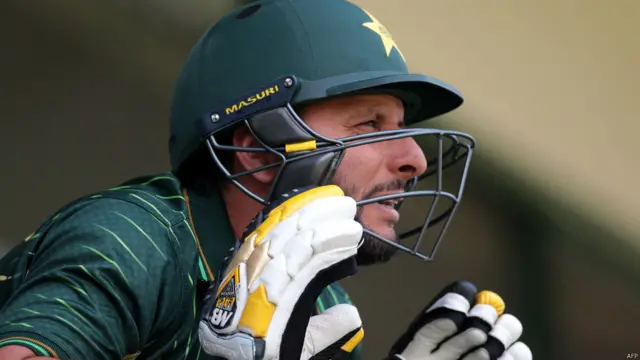 شاہد آفریدی صرف دو رنز بنا کر آؤٹ ہوئے تاہم بطور کپتان وہ اپنی ٹیم کو سیریز میں فتح یاب کرانے میں کامیاب رہے۔ 