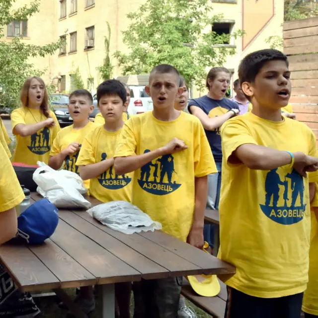 150929150303_azovets_chanting_children_6
