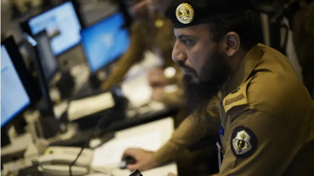 Aparat keamanan Arab Saudi melakukan pengawasan selama musim Haji pada akhir September 2015 lalu.