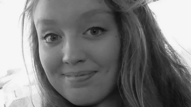 انتحرت إزي ديكس وهي في الرابعة عشرة