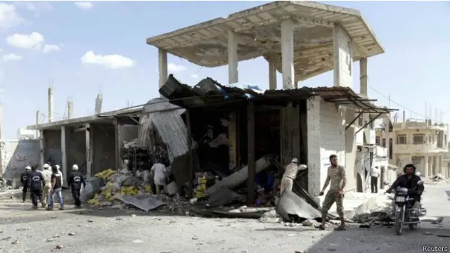 سعودی عرب نے کہا ہے کہ اگر شام میں صدر بشارالاسد کو اقتدار سے ہٹانے کے لیے موجودہ سیاسی طریقہ کار کارگر ثابت نہیں ہوتا تو فوجی کارروائی بھی کی جا سکتی ہے