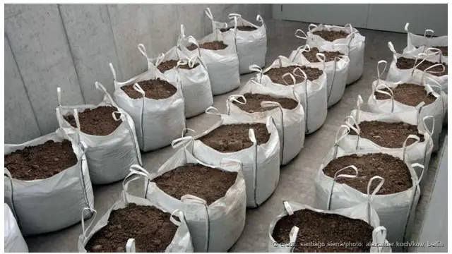 Karya Santiago Sierra