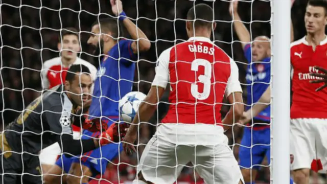 Kekalahan Arsenal dari Olympiakos di kandang membuat peluang Arsenal lolos ke babak 16 besar agak sulit, karena mereka bakal menghadapi Bayern Munich.