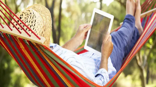 Giảm giờ làm giúp nhân viên cân bằng được công việc và cuộc sống gia đình. (Ảnh Thinkstock)