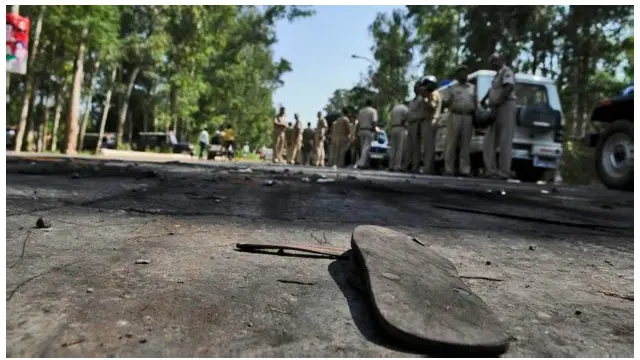 Warga yang memprotes penangkapan pelaku, bentrok dengan polisi.