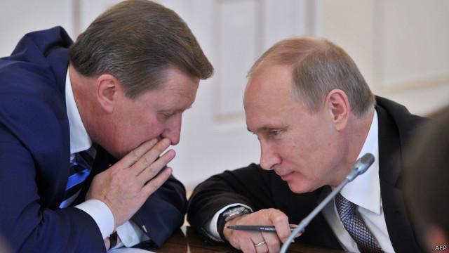 سيرغي إيفانوف رئيس الجهاز الإداري لبوتين هو الذي أعلن قرار البرلمان للصحفيين