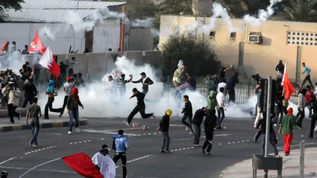 تطالب المعارضة التي يغلب عليها الشيعة في البحرين بأن يكون لها تمثيل أوسع سياسياً