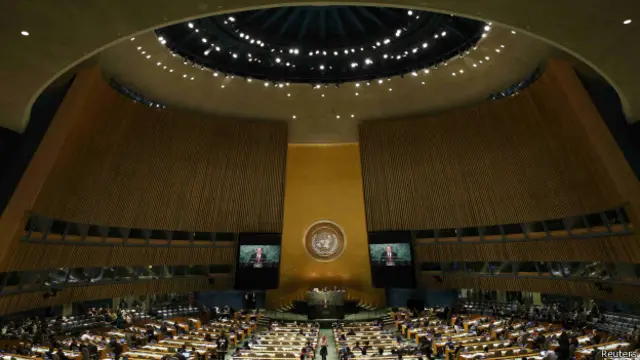 نواز شریف کا کہنا تھا کہ دونوں ممالک کو کشیدگی کا باعث بننے والی وجہ کو حل کرنے کے لیے تمام ممکن اقدامات کرنے چاہیئں