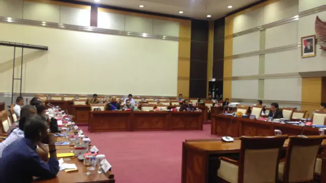 Rapat dengar pendapat Komisi III DPR yang salah satu agendanya membahas tewasnya aktivis dan petani antipertambangan Salim Kancil yang berlangsung di Jakarta, Kamis (1/10).