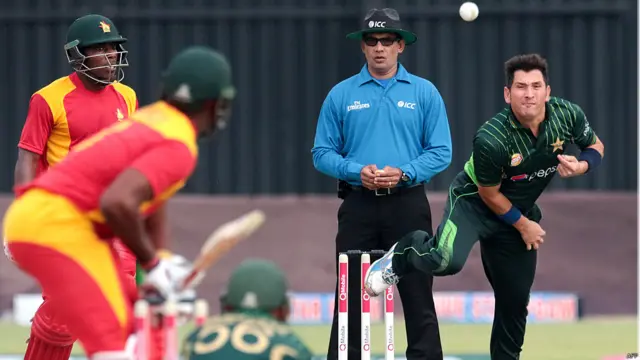 ہرارے میں تین ایک روزہ کرکٹ میچوں کی سیریز کے پہلے میچ میں پاکستان نے یاسر شاہ کی عمدہ بولنگ کے نتیجے میں زمبابوے کو 131 رنز سے شکست دے دی ہے۔ یاسر شاہ نے چھ وکٹیں حاصل کیں۔