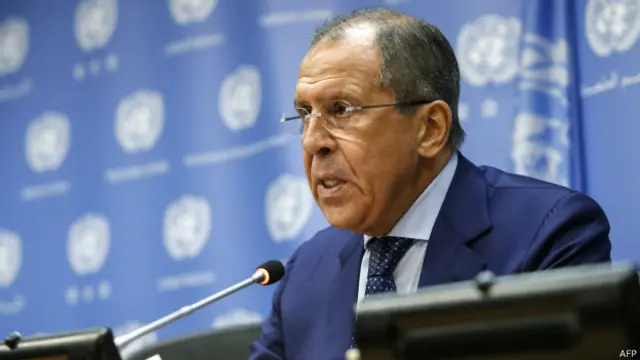 Rusya Dışişleri Bakanı Lavrov, "Türkiye - Suriye sınırından teröristlere silah gönderiliyor" dedi.