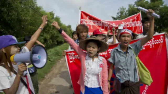 အနိမ့်ဆုံး လစာ သတ်မှတ်ပေမယ့် အရင် အခွင့်အရေးတွေ ပြန်ရုတ်သိမ်းခံရတဲ့အတွက် အရင်လစာအတိုင်း ပြန်ဖြစ်