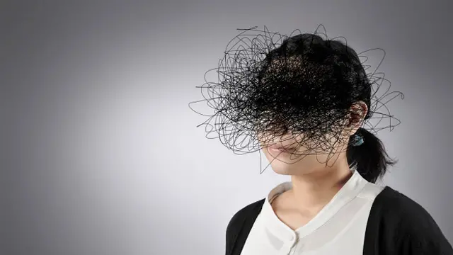 Девушка с низкой самооценкой