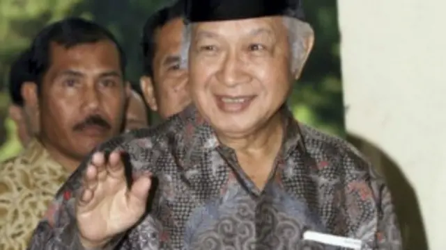 ရှင်းလင်းရေးတွေ စတင်လုပ်ခဲ့တဲ့ ဗိုလ်ချုပ်ကြီး ဆူဟာတို အင်ဒိုနီးရှားနိုင်ငံကို ၃၁ နှစ်ကြာ အုပ်ချုပ်ခဲ့။ 