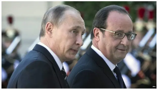 هولاند (ښۍ خوا ته) او پوتین پاریس کې د روانې میاشتې په دویمه د سوریې د کړکېچ په ګډون پر ځینو موضوعاتو خبرې وکړې.