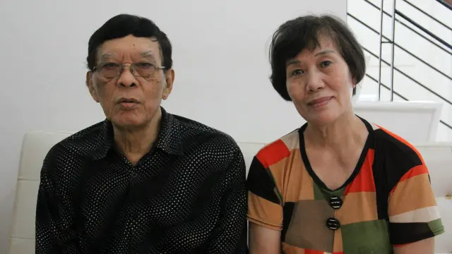 "Laki-laki harus potong rambut 15 hari sekali," kata Gatot menggambarkan kehidupan di sana. 