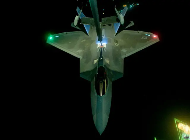 F-22 во время боевого вылета в Сирии