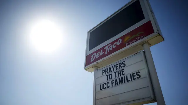 罗斯堡县一家餐厅的路示牌