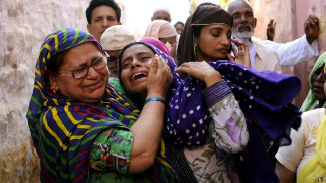 اس ہندو اجتماعی جنگجوئیت کا نشانہ بھلے ہی کوئی محمد اخلاق اور اعجاز احمد ہوں لیکن اس کا حقیقی مقصد اس ملک کی مشترکہ تہذیبی وراثت کو تباہ کرنا ہے