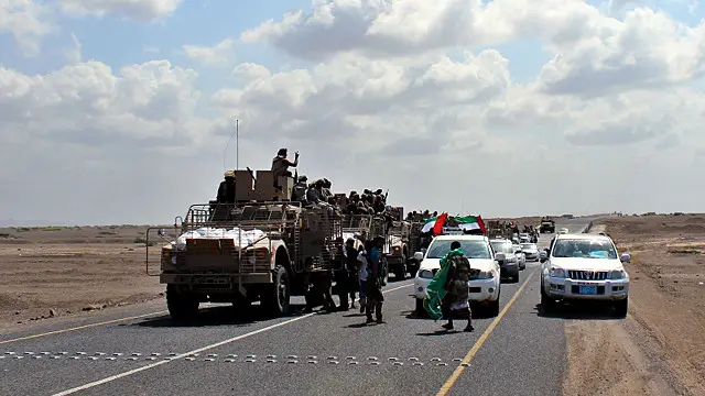 تسعى حكومة هادي المعترف بها دوليا لفرض سيطرتها على كامل اليمن بما فيه العاصمة صنعاء التي يسيطر عليها الحوثيون من أكثر من عام.