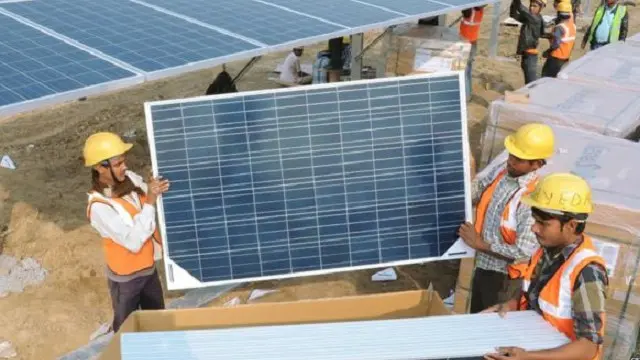 يحتاج العالم إلى التحول إلى مصادر الطاقة المتجددة والنظيفة لتقليل الانبعاثات ومن ثم الحد من التغير المناخي