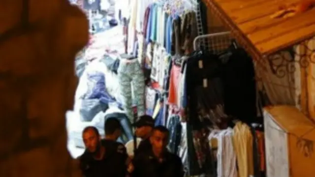 پلیس میگوید ضارب به سوی پلیس و گردشگران آتش گشوده است