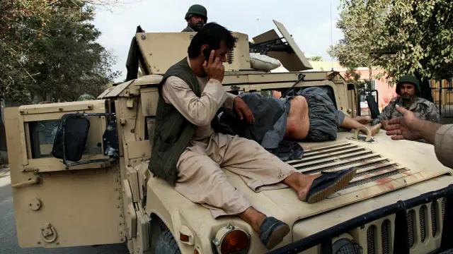 El gobierno afgano asiste a los heridos