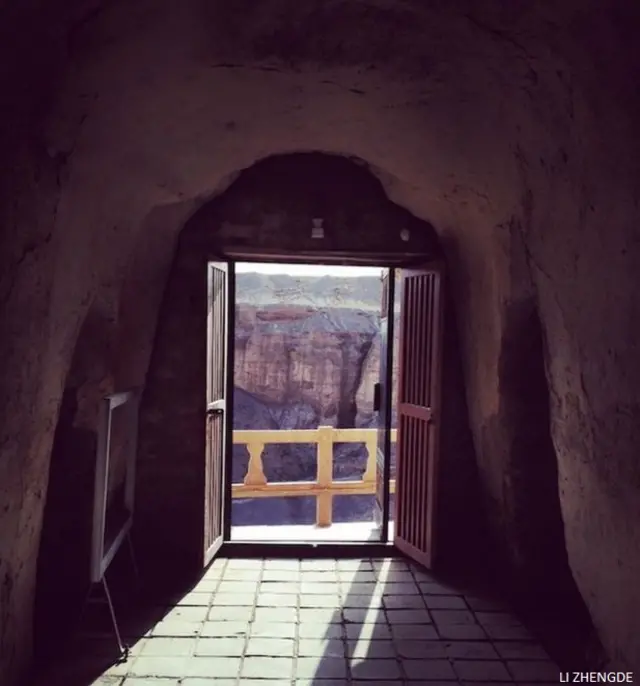 मिंग्सा पहाड़ी पर बना चित्र.