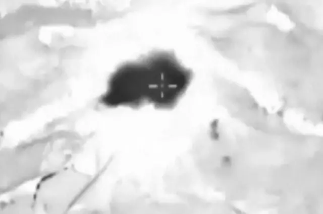 Кадры видеосъемки авианалета в Сирии в провинции Идлиб, предоставленные минобороны РФ 3 октября 2015 г.