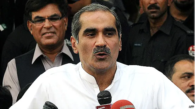  وزیر ریلوے خواجہ سعد رفیق نے کہا کہ عمران خان کی سیاست نے ملک کو بہت نقصان پہنچایا ہے 