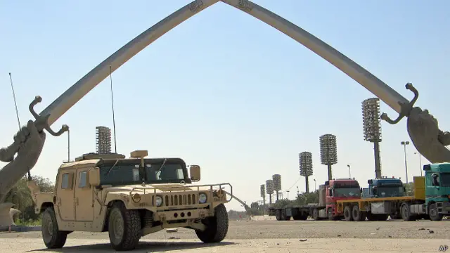 گرین زون دس کلومیٹر کا وہ علاقہ ہے جہاں سرکاری عمارتیں اور سفارت خانے واقع ہیں